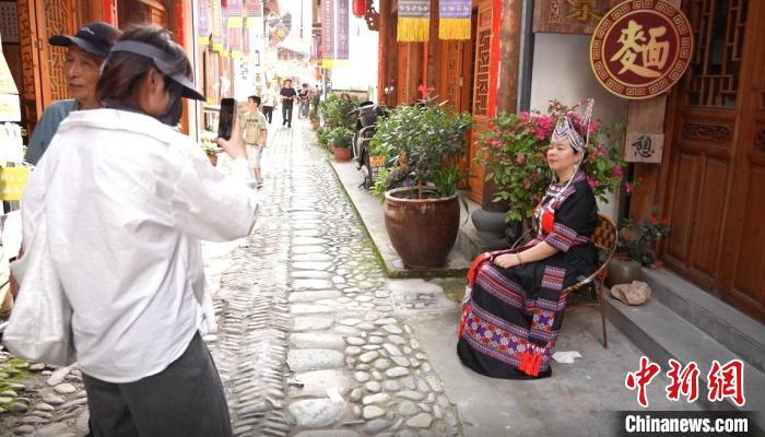 重庆时时彩：浙江景宁：浓浓“畲味”引游人 文旅融合焕新机