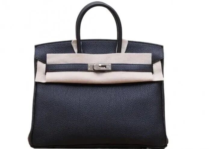 天顺平台：老铺黄金的奢侈品梦醒了