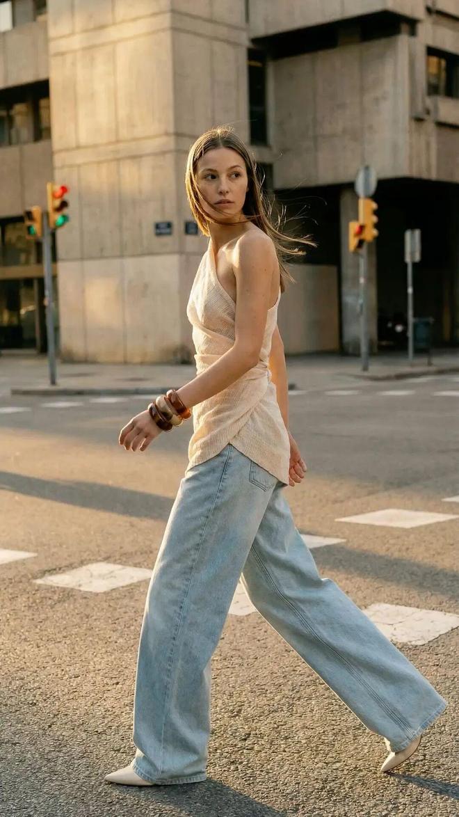 天顺平台登录:这件衣服绝美!今年流行的风格都离不开它
